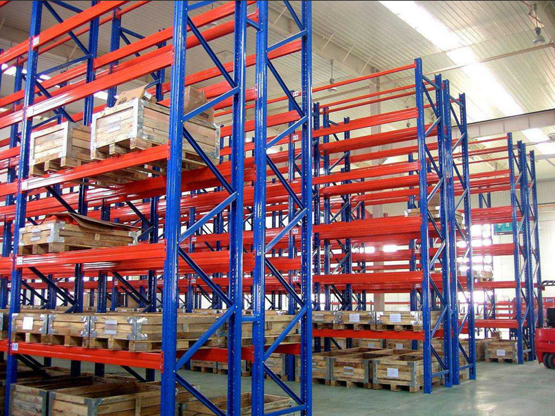 Long span pallet racking system